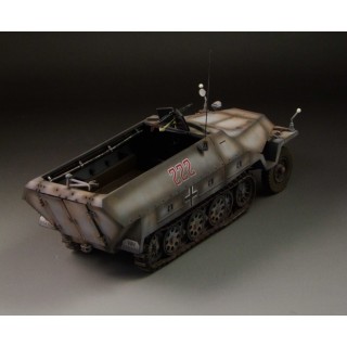 1/30 WWII German SdKfz 251/D Halftrack winter version G012