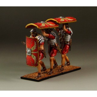 Roman 3 men formation