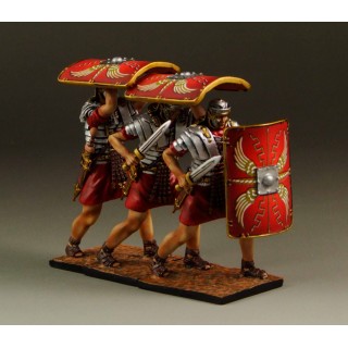 Roman 3 men formation