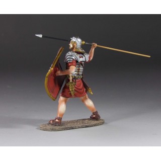 Roman Legionary throwing pilum Rome031