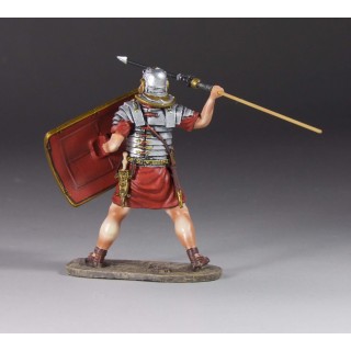 Roman Legionary throwing pilum Rome031