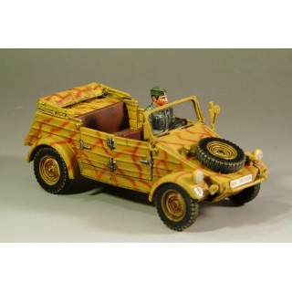 1/30 WW2 German 82 type kubelwagen camouflage version EC010