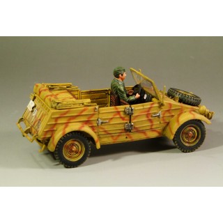 1/30 WW2 German 82 type kubelwagen camouflage version EC010